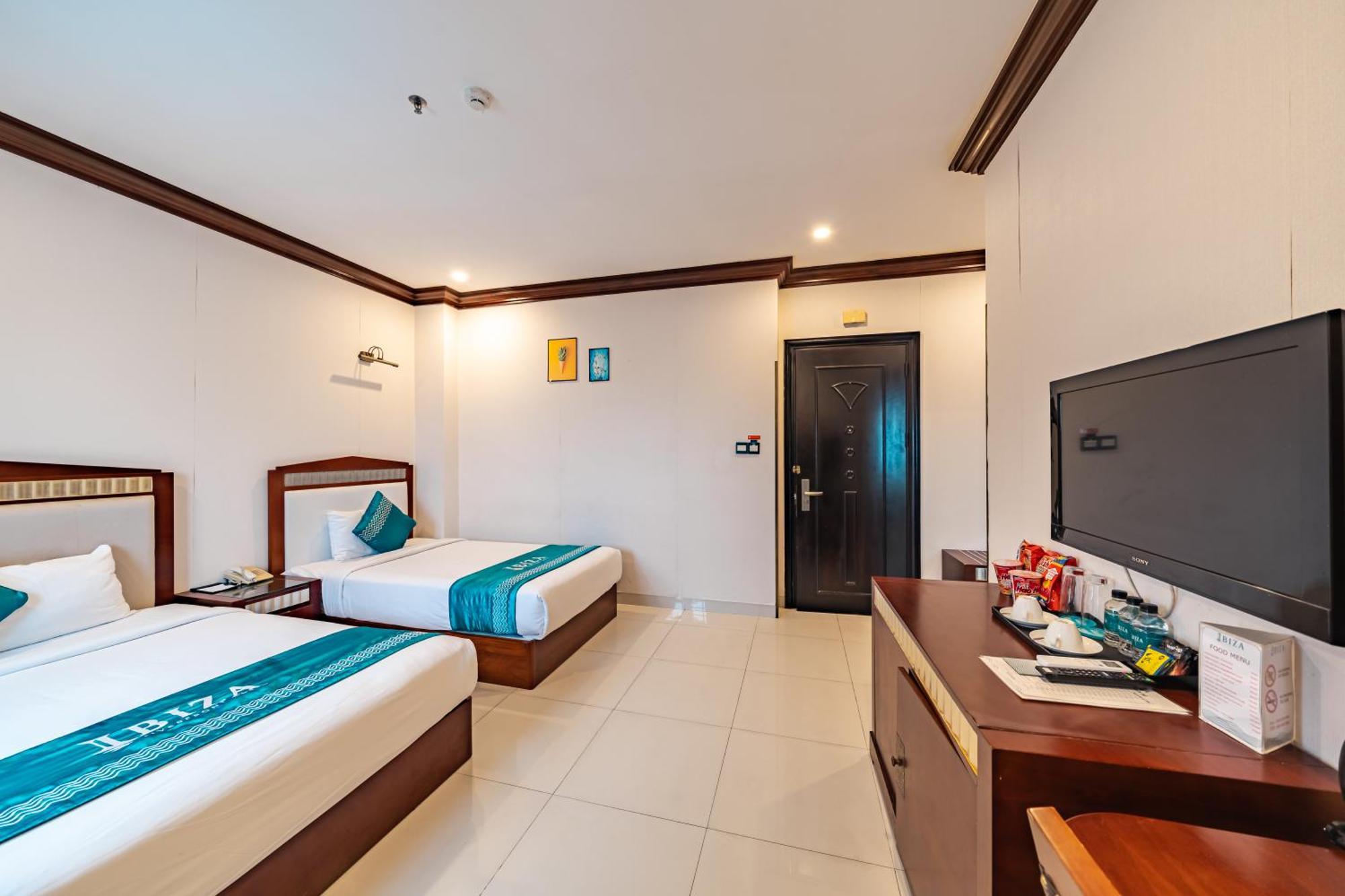 Ibiza Riverfront Da Nang Hotel Powered By Aston Экстерьер фото