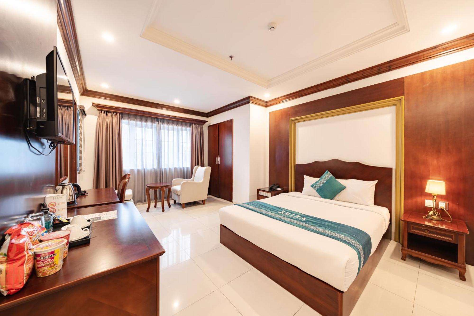 Ibiza Riverfront Da Nang Hotel Powered By Aston Экстерьер фото