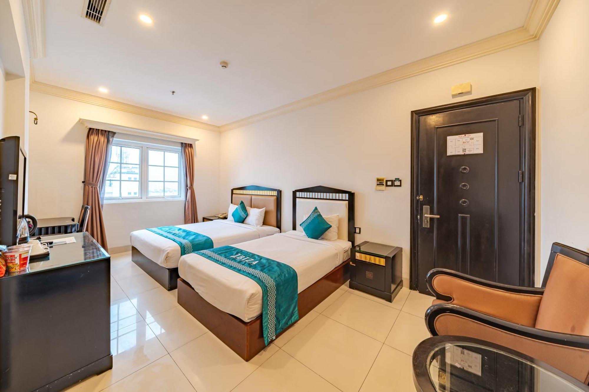 Ibiza Riverfront Da Nang Hotel Powered By Aston Экстерьер фото