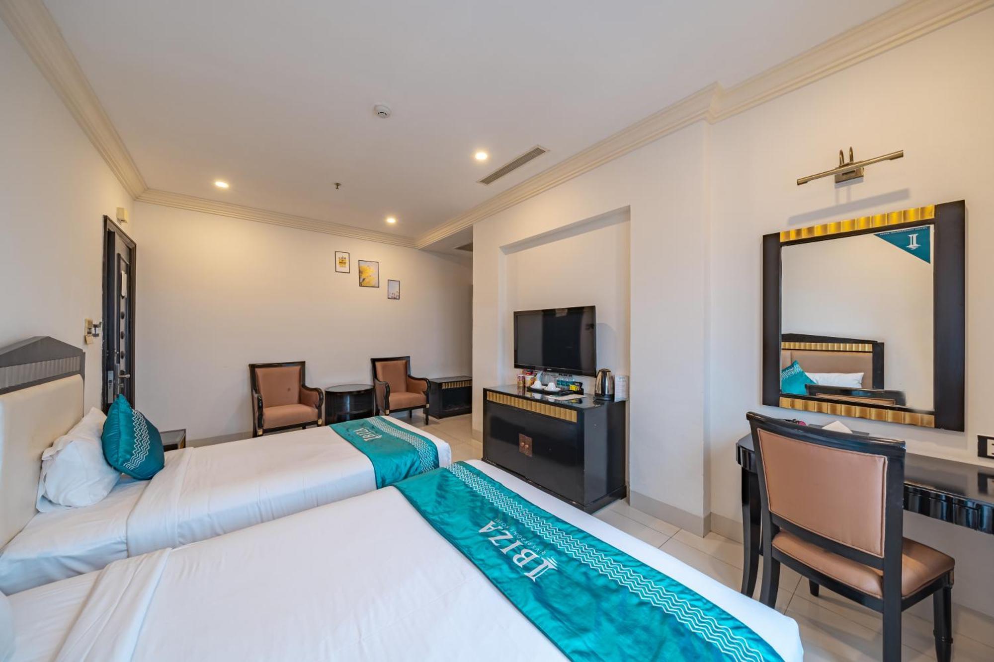 Ibiza Riverfront Da Nang Hotel Powered By Aston Экстерьер фото
