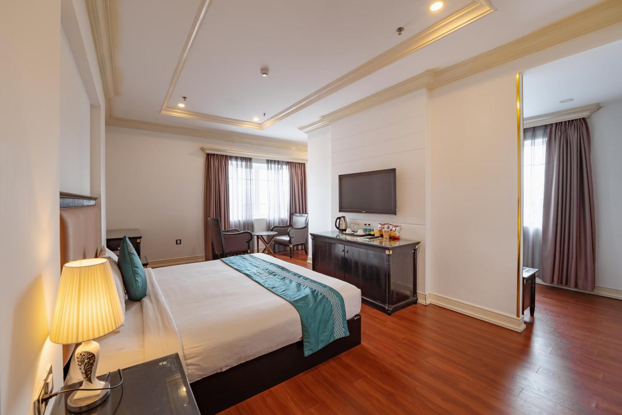 Ibiza Riverfront Da Nang Hotel Powered By Aston Экстерьер фото