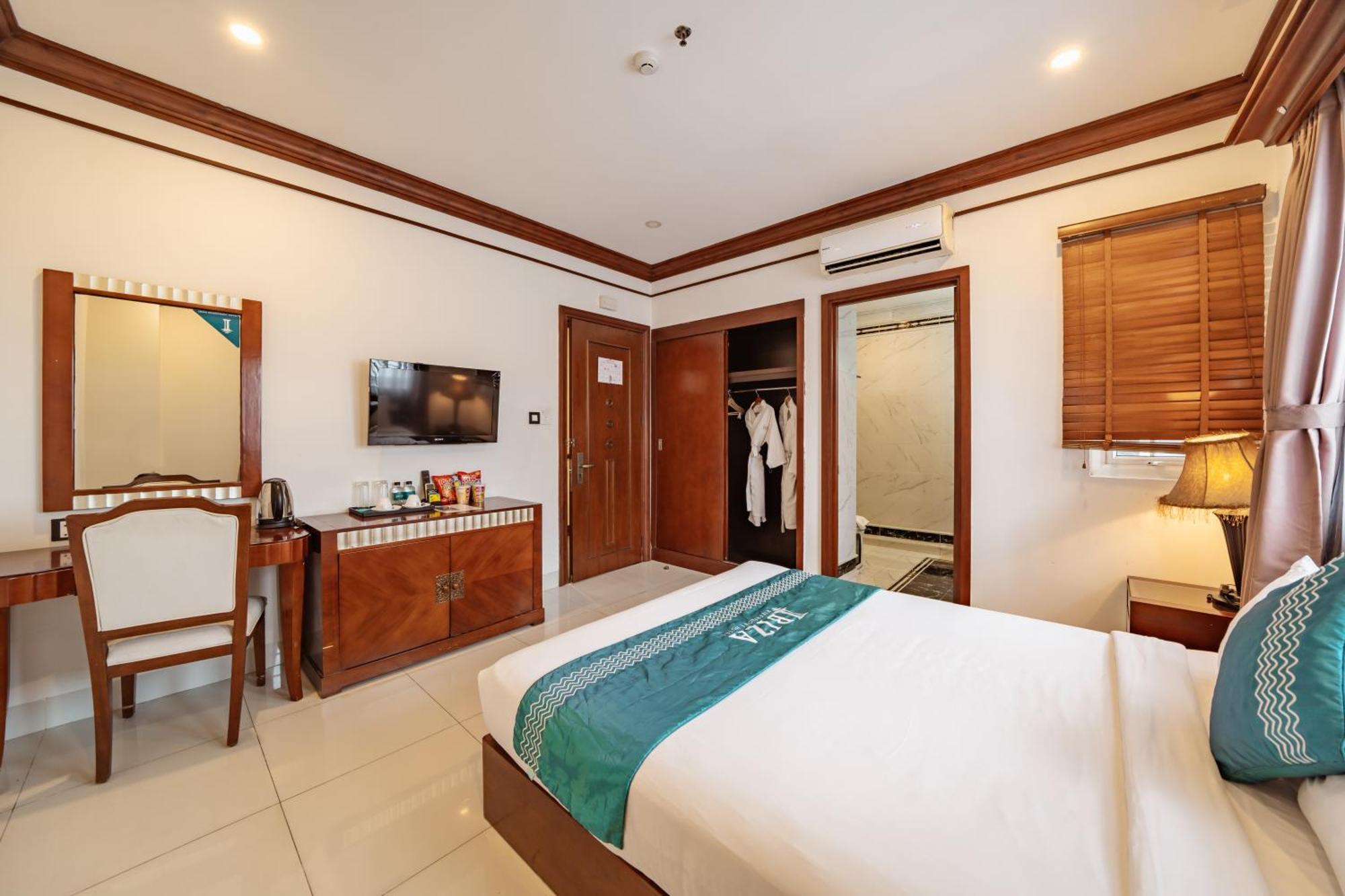 Ibiza Riverfront Da Nang Hotel Powered By Aston Экстерьер фото