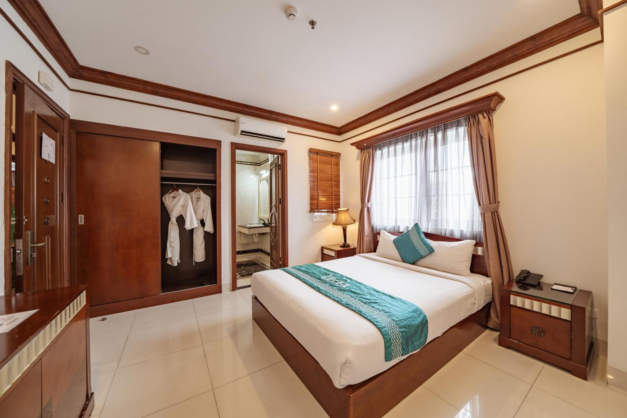 Ibiza Riverfront Da Nang Hotel Powered By Aston Экстерьер фото